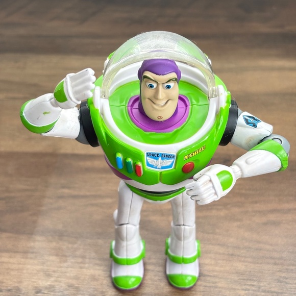 DISNEY Pixar Toy Story BUZZ LIGHTYEAR 5.5" Chopping Action Figure Jointed Topper - Picture 3 of 12